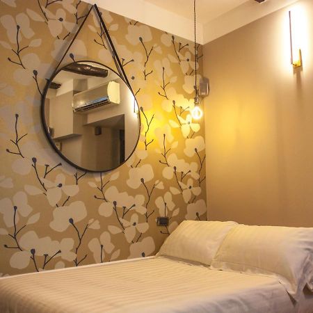 Relais Santa Chiara Apartment Napoli Ngoại thất bức ảnh