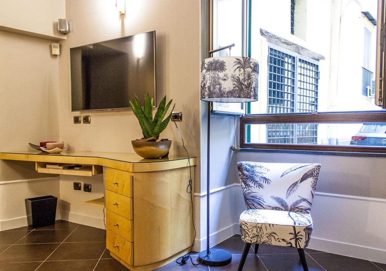 Relais Santa Chiara Apartment Napoli Ngoại thất bức ảnh