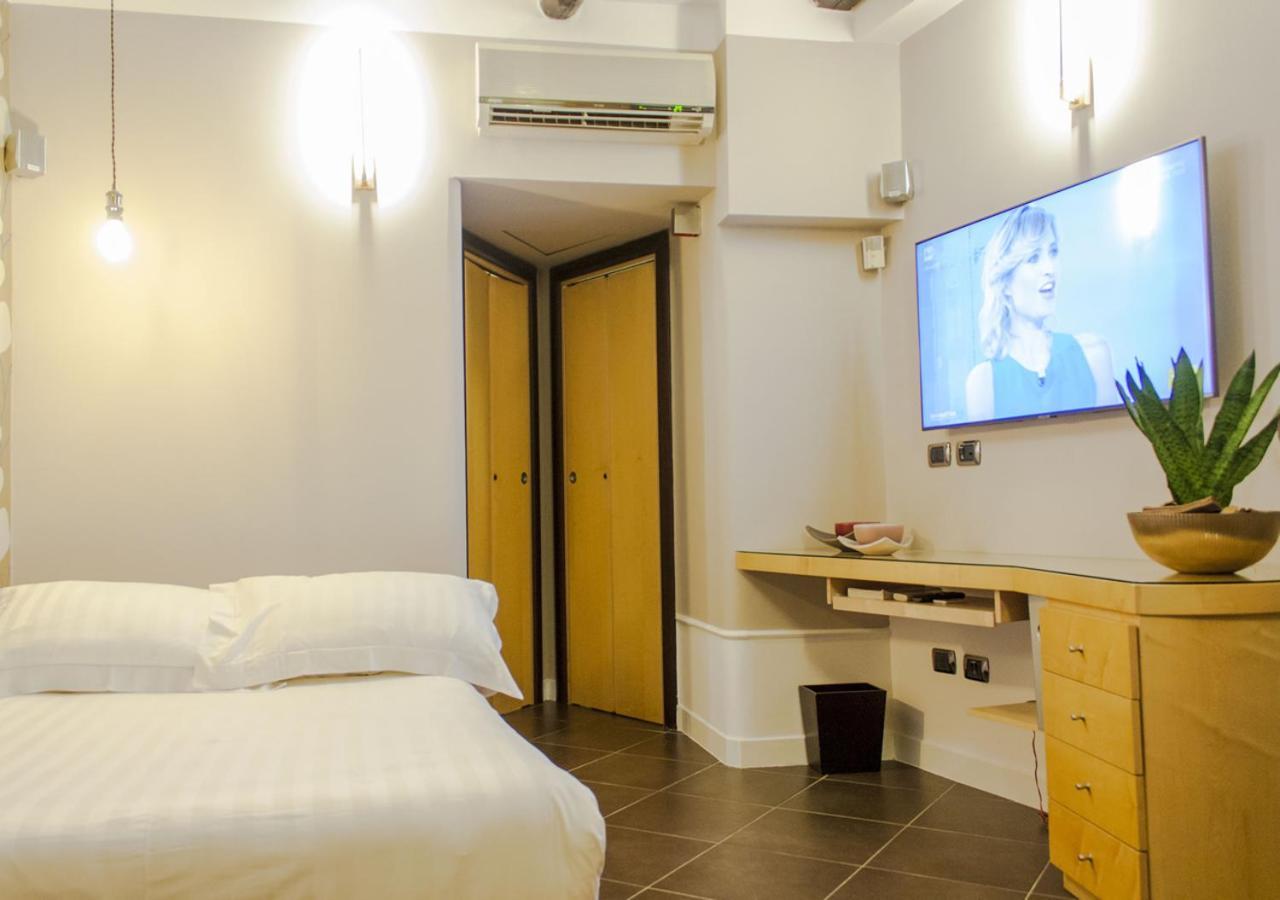 Relais Santa Chiara Apartment Napoli Ngoại thất bức ảnh