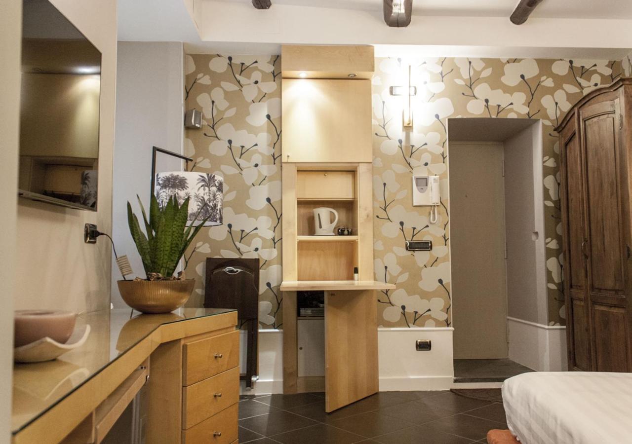 Relais Santa Chiara Apartment Napoli Ngoại thất bức ảnh