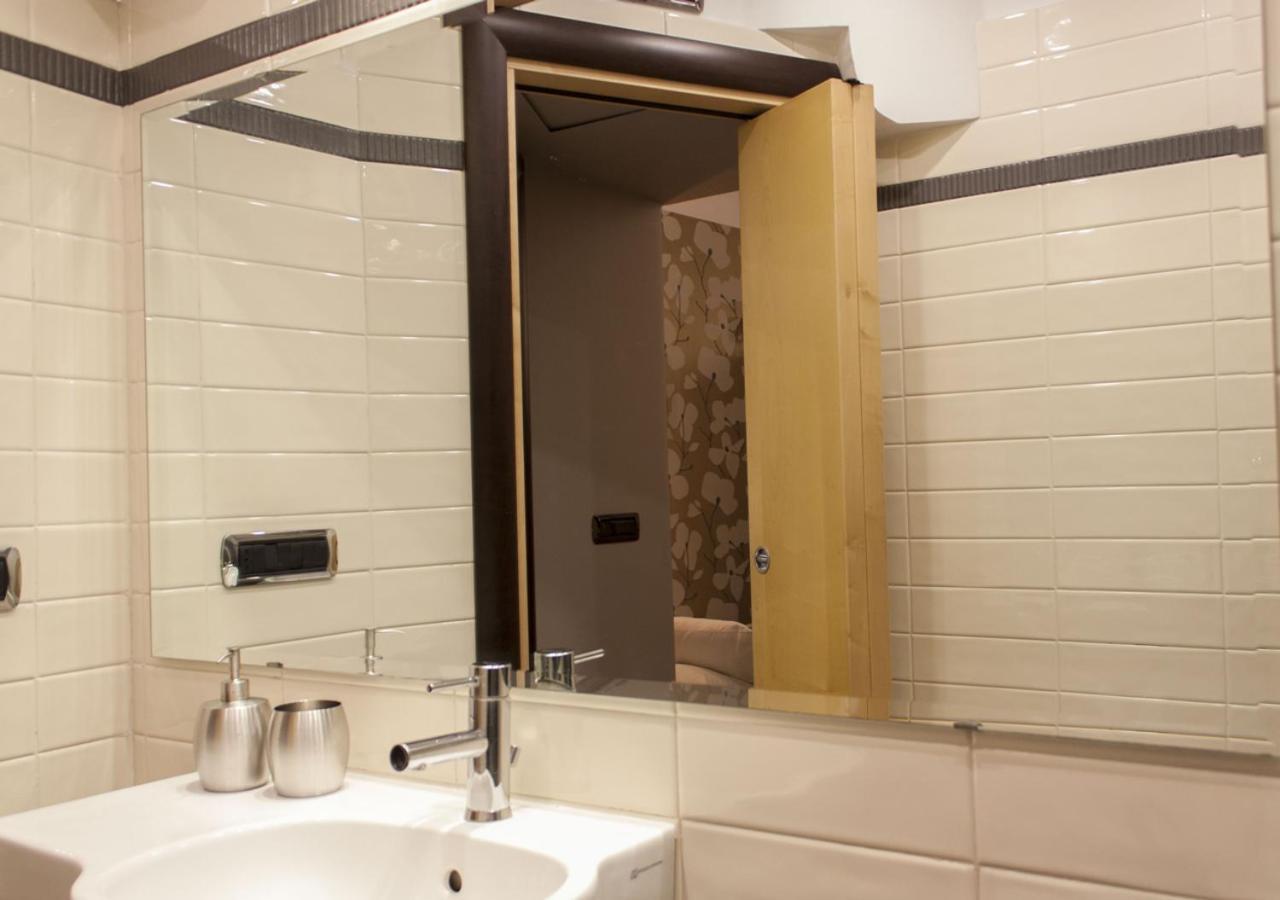 Relais Santa Chiara Apartment Napoli Ngoại thất bức ảnh
